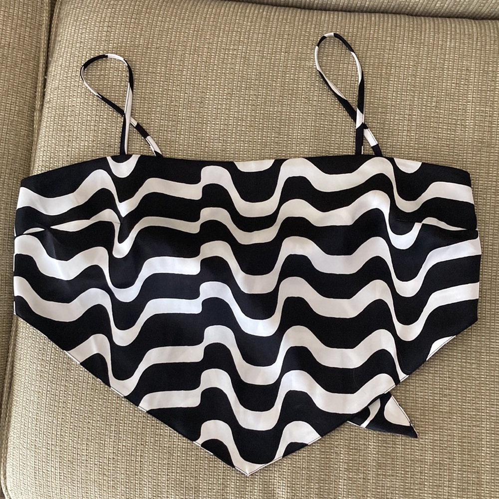 House of Harlow top ONLY, M black and white NWT